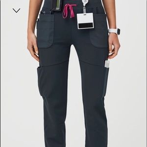 XS FIGS Dark Harbor NWT Mundri Slim Scrub bottom